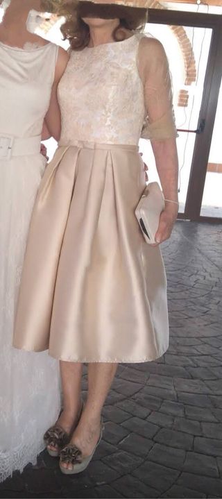 Vestido Pronovias corto encaje y mikado