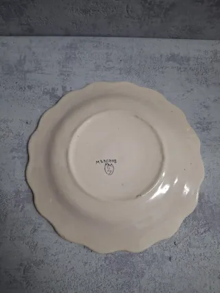 2 Platos antiguos decorados azul manises