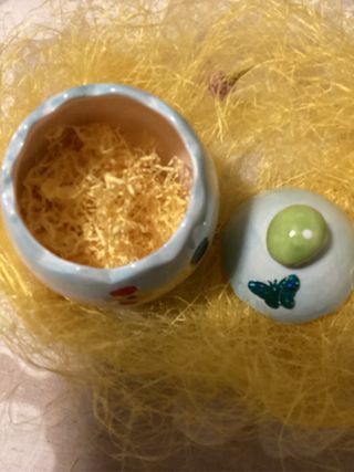 Uova pasquale oggettistica con pulcino