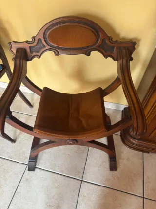 Mobiletto vintage in legno