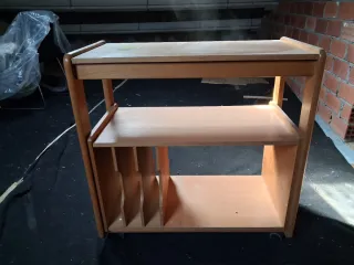 Mesa madera 80x40x80 con ruedas