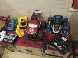 Lote Juguetes RC: Coche Bat, Robot, Camión