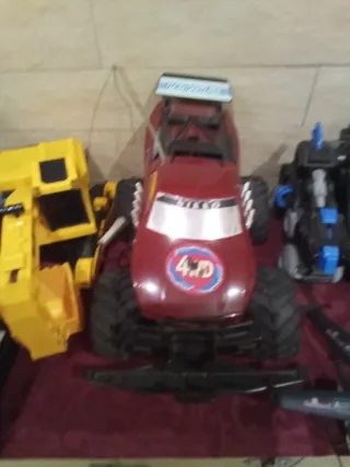 Lote Juguetes RC: Coche Bat, Robot, Camión