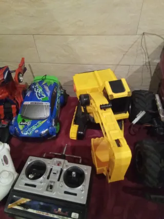 Lote Juguetes RC: Coche Bat, Robot, Camión