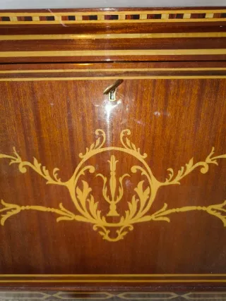Mueble Secreter de Marquetería