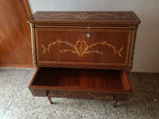 Mueble Secreter de Marquetería