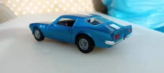 Coche de juguete Pontiac Firebird azul