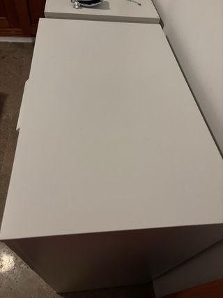 Cómoda blanca Ikea con cajones