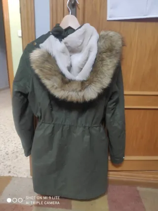 Cazadora negra chica