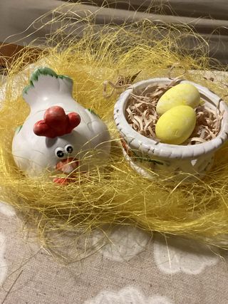 Gallinella decorativa in ceramica