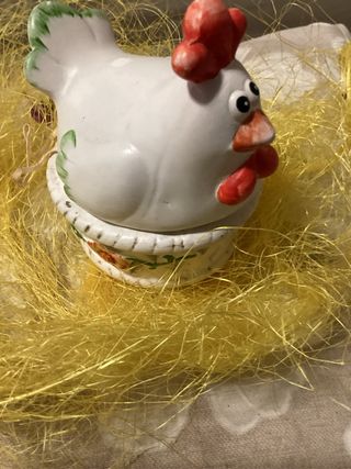 Gallinella decorativa in ceramica