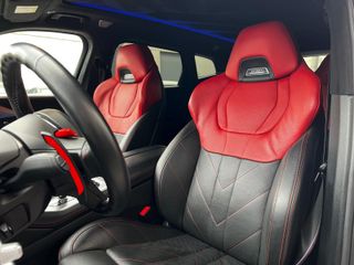 BMW XM 550 KW 748CV LABEL RED