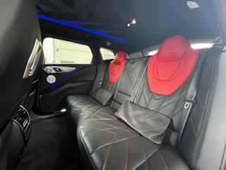 BMW XM 550 KW 748CV LABEL RED