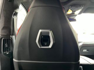 BMW XM 550 KW 748CV LABEL RED