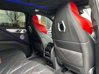 BMW XM 550 KW 748CV LABEL RED