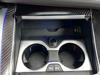 BMW XM 550 KW 748CV LABEL RED