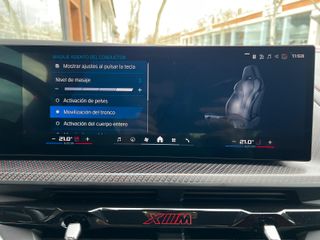 BMW XM 550 KW 748CV LABEL RED