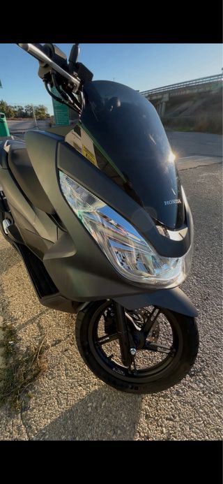 Honda PCX 125 gris 2016 - 5000km