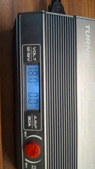 Fonte de Alimentação Turnigy 12-18V 30A
