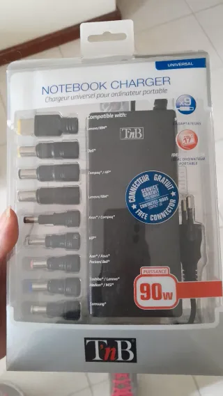 Carregador Portátil Universal TnB c/ 9 Adaptadores