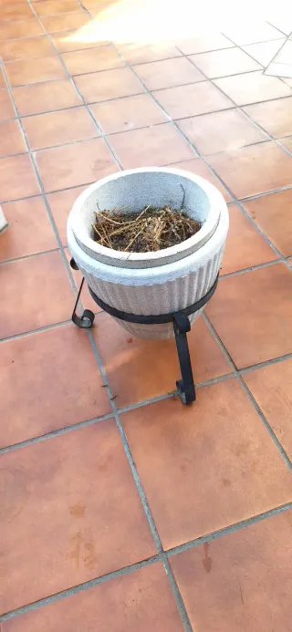 Lote de 4 macetas de piedra