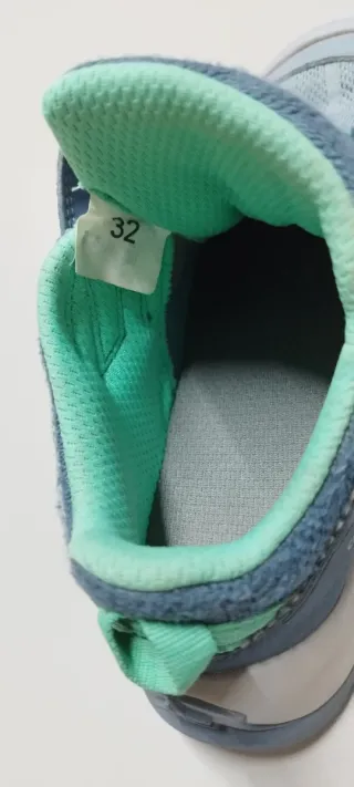 Zapatillas montaña niña marca Quechua