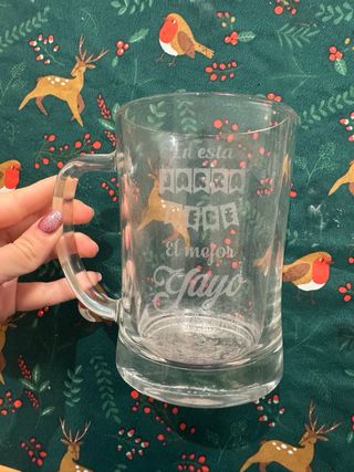 Jarra de cristal grabada