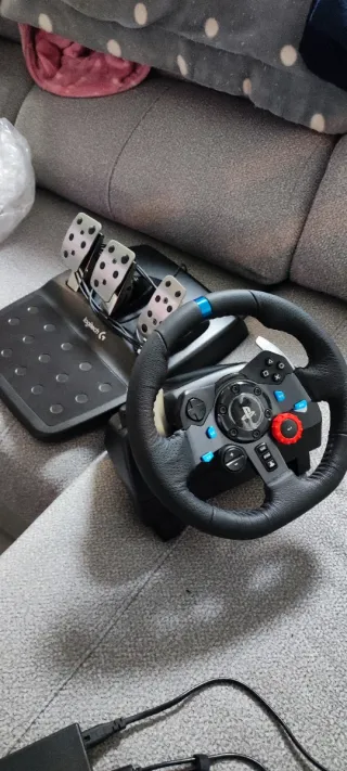 Volante y Pedales Logitech G