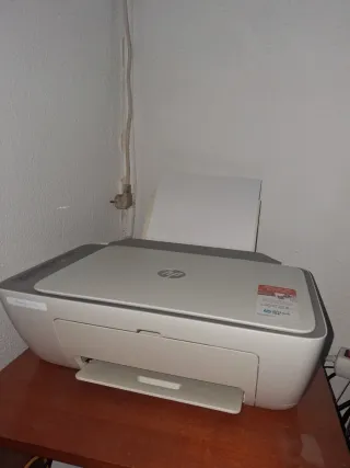Impresora & scanner HP DeskJet 2720e con sus tinta