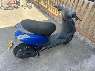 Vespa Zip 49cc Azul