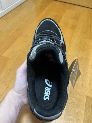 Zapatillas Asics Gel NYC Negras y Grises