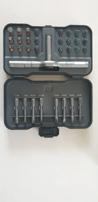 Juego Carraca y Puntas 24 en 1