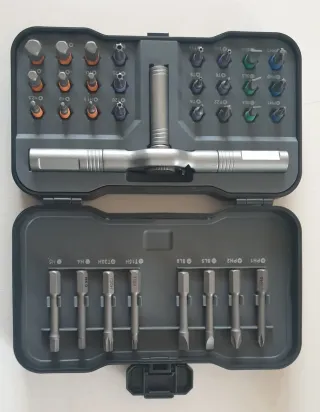 Juego Carraca y Puntas 24 en 1