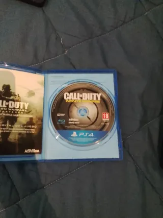 PS4 Slim Negra + Juego Call of Duty