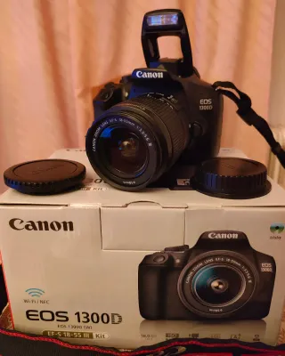 Cámara Canon EOS 1300D Kit completo.