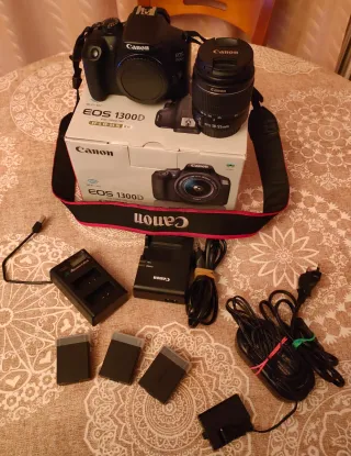 Cámara Canon EOS 1300D Kit completo.