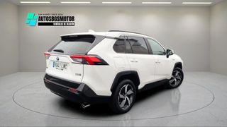Toyota RAV4 PLUG-IN