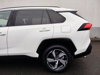 Toyota RAV4 PLUG-IN