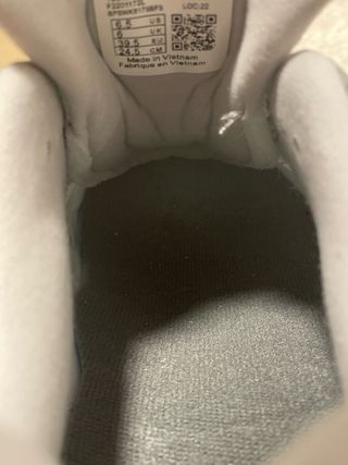 New Balance 9060 Gris y Beige