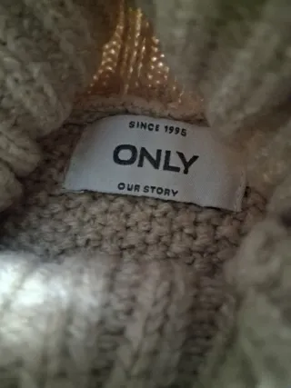 Jersey de cuello alto beige