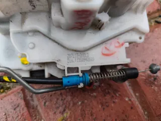 Elevalunas y cerradura Peugeot Bipper 2010