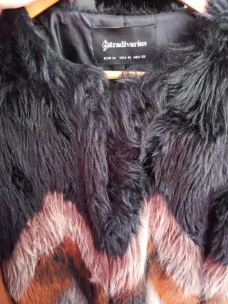 Abrigo pelo sintético Stradivarius Talla M