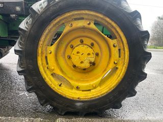 Rueda y llanta John Deere