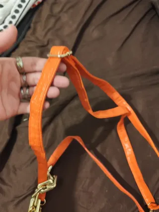 Bolso naranja efecto piel cocodrilo