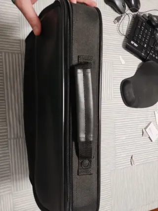 Maletín portátil negro