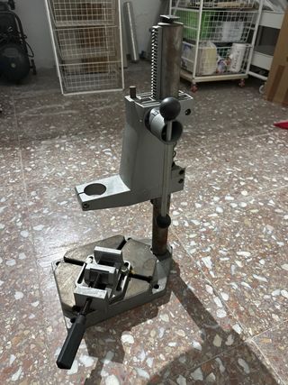 Columna para taladro con tornillo de banco