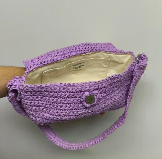 Bolso de verano morado tejido