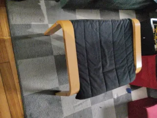 Reposapiés sillón Poäng Ikea. A recoger