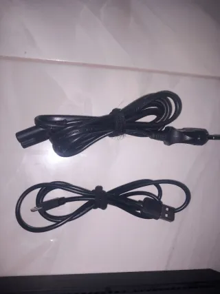 PS4 (PlayStation 4) + 3 Juegos + Auriculares