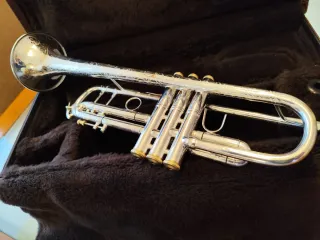 Tromba Bach 37 con incisioni